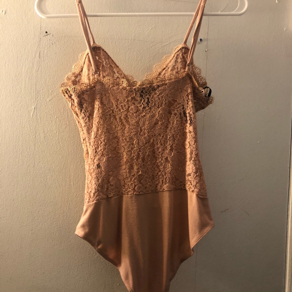 Lace body suit, worn one time and didn’t fit :( !
